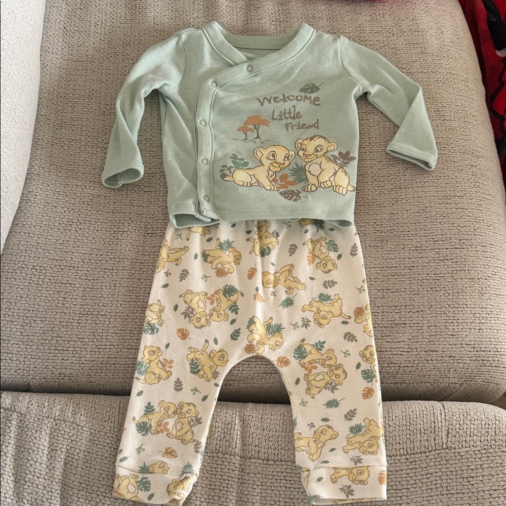 Green Baby Outfit “The Lion King”